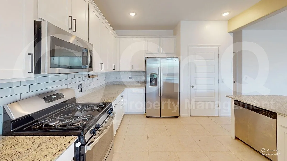 4 bed, 2.5 bath, 2391 sqft, $2,445 — Photo 3
