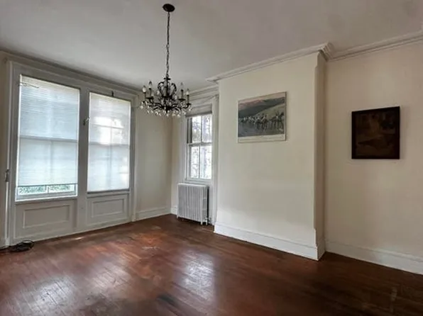 188 Davis Avenue image 8 of 14