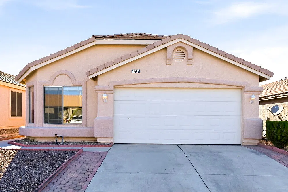 3 bed, 2.0 bath, 1409 sqft, $2,280 — Photo 3