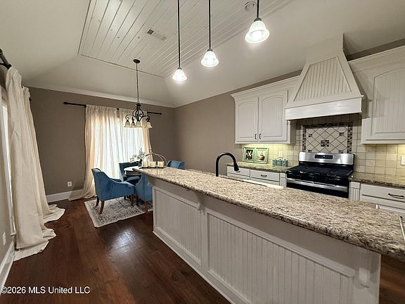 4th image of 3 Enclave Cir