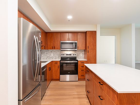 5th image of 2800 Western Ave APT 519