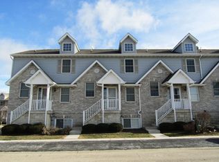 416 Grainger Ln, Cortland, IL