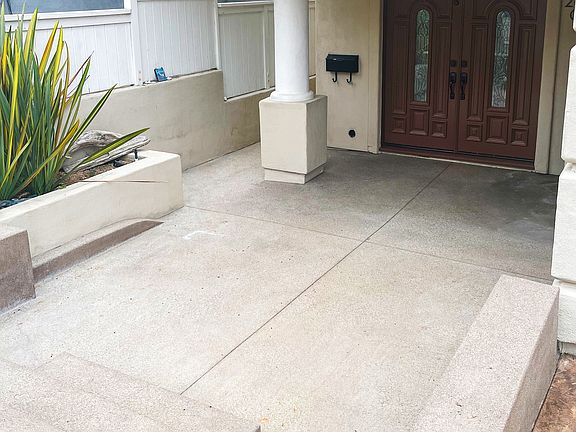 2nd image of 2045 Palm Dr