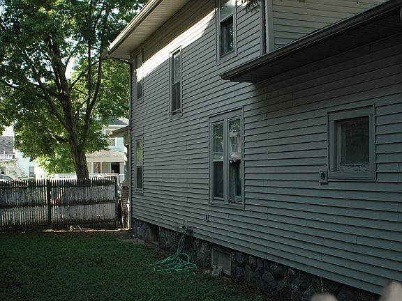 5th image of 411 E Jefferson St
