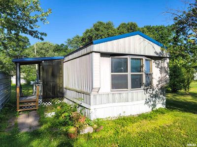 235 W 8th St, Flora, IL, 62839