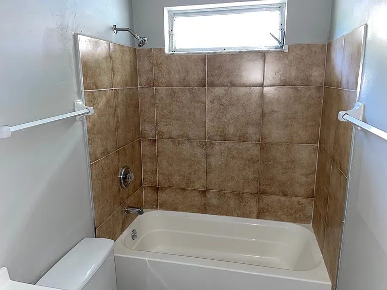 2243 Euclid Ave — Photo 6