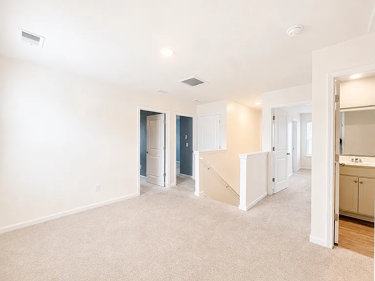 169 Oakwood Blvd — Photo 10