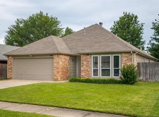 1604 W Fort Worth St S, Broken Arrow, OK 74012
