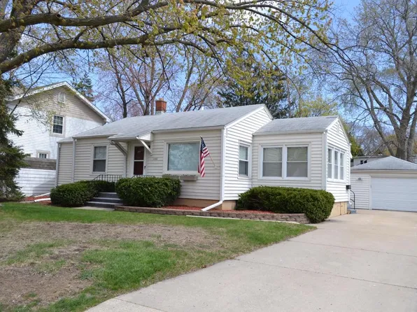 2646 South 76th STREET, West Allis, WI 53219