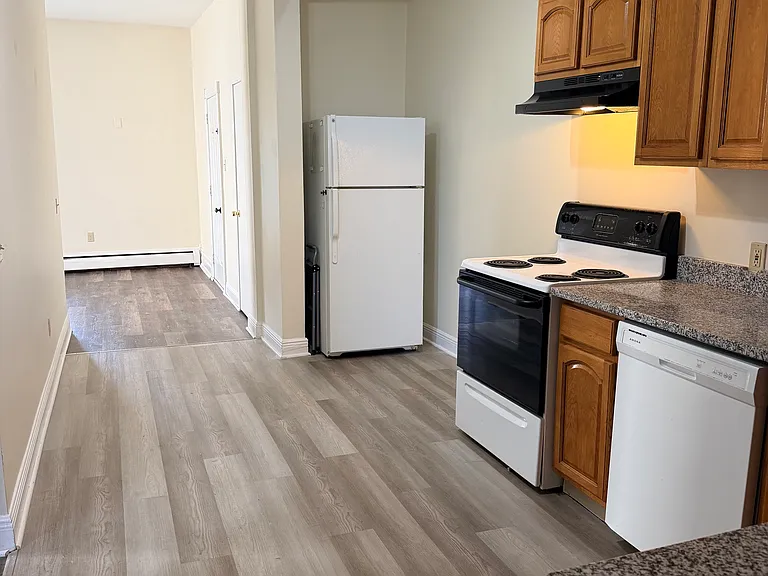 1639 Newport Ave #1B — Photo 2