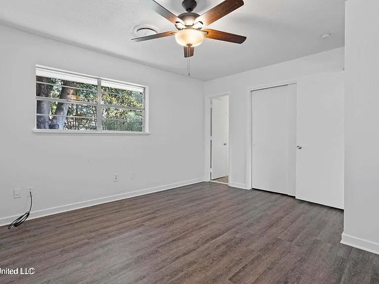 2508 Shady Ln — Photo 15