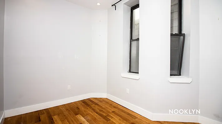 Rented by Nooklyn NYC LLC | media 18