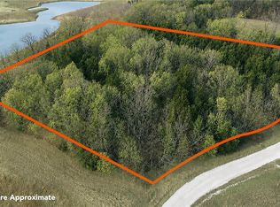 13 Black Oak Rd, Maywood, MO 63454