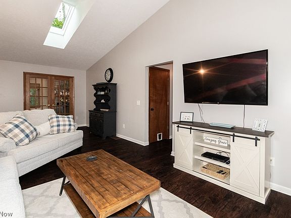 5th image of 1102 Dartmouth Dr
