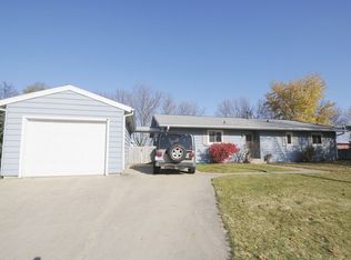 1002 Schumann St, Sun Prairie, WI 53590