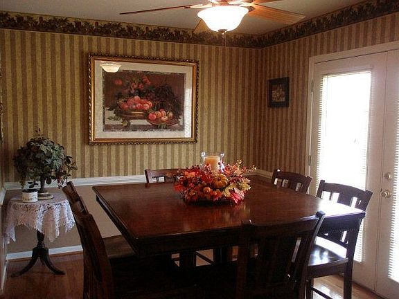 3rd image of 2366 Briarstone Dr