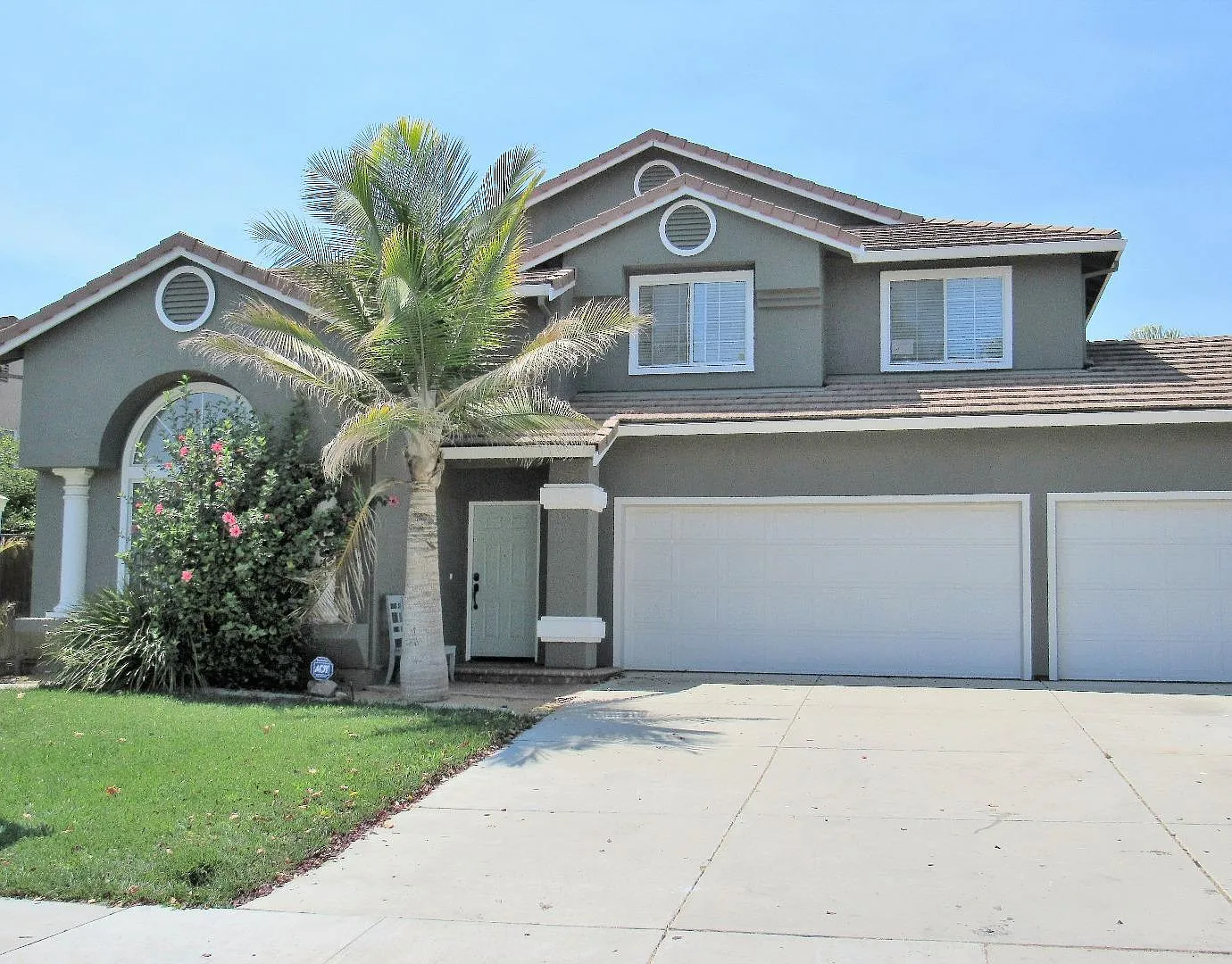 2350 Yarrow St photo 1