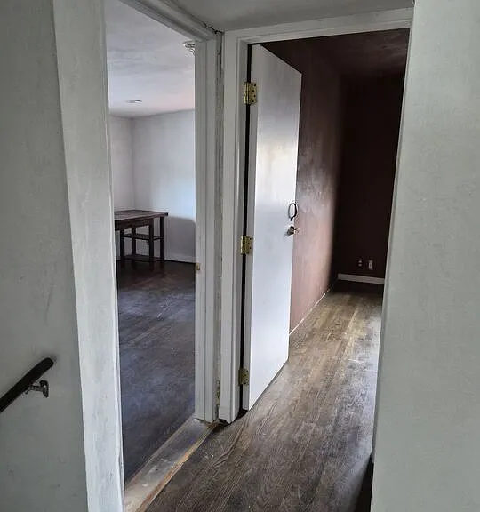 10835 Magnolia Blvd — Photo 18