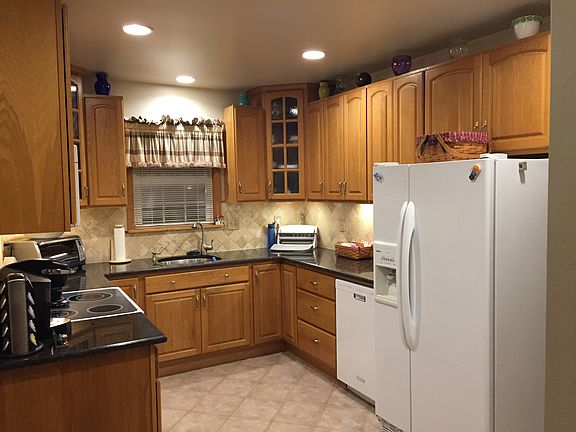 4th image of 816 Cornell Ave