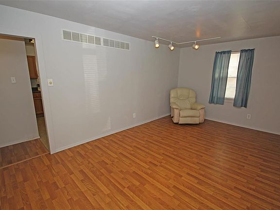 4th image of 9105 Bobb Ave