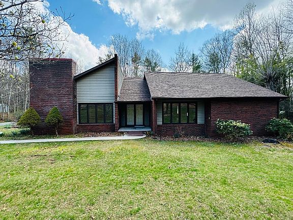 3rd image of 338 Oak Knoll Dr