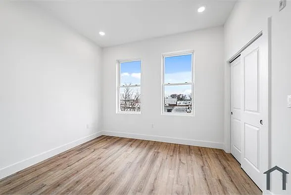 869 N 43rd St #4 — Photo 10