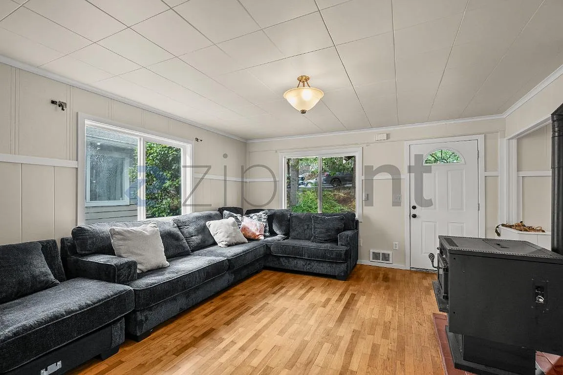 Maywood Acre Trs — Photo 3