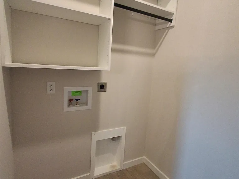 1002 Emilee Ct — Photo 14