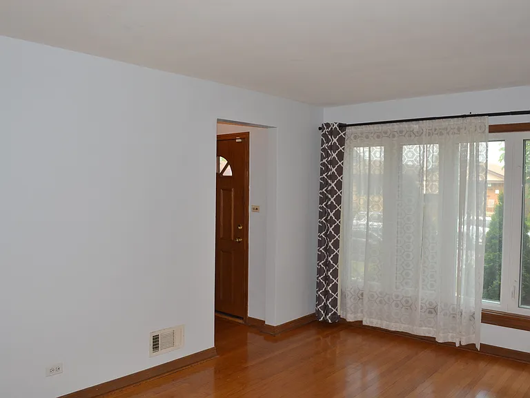 5929 W 64th St — Photo 2