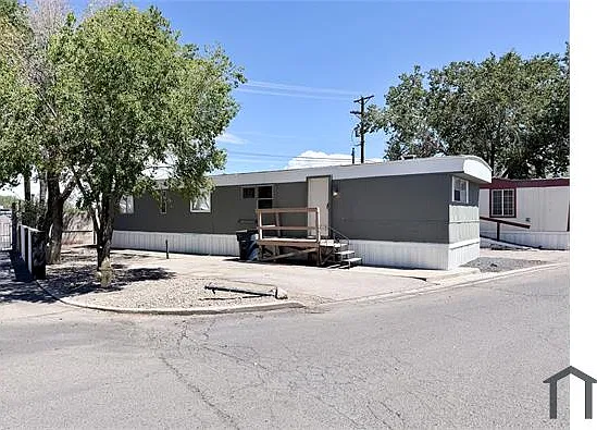 3 bed, 900 sqft, $1,600 — Photo 1