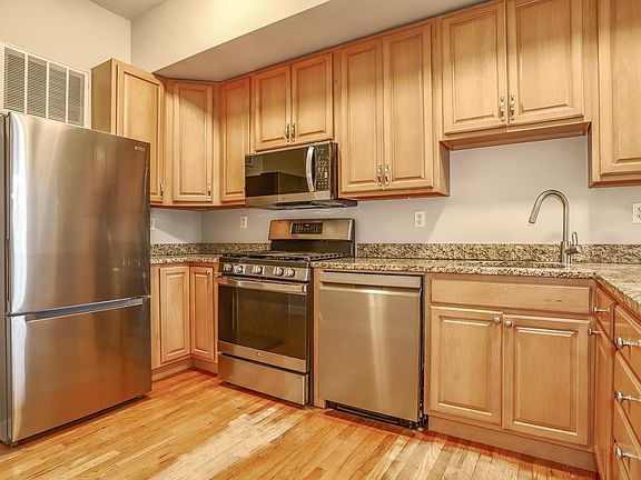 4th image of 703 Park Ave APT 8