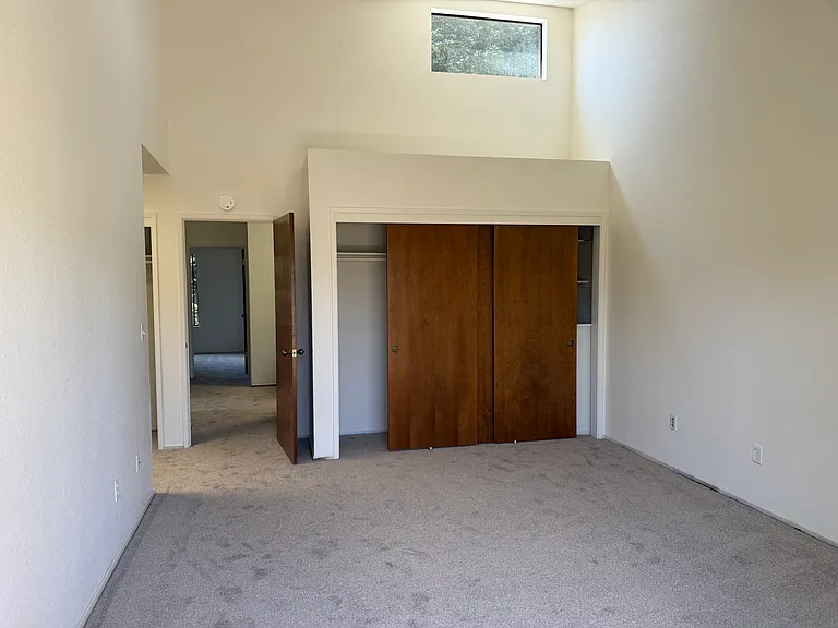 1921 Courtyard Dr #D — Photo 10