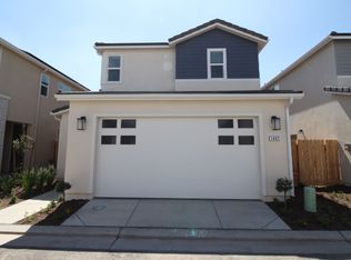1462 Pioneer Ln, Clovis, CA