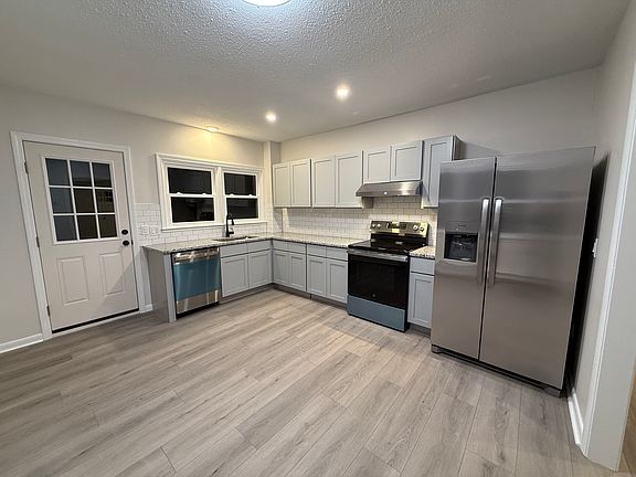 5th image of 39 Navratil Rd