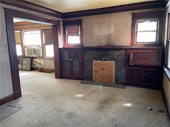3rd image of 3935 College Ave