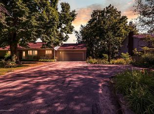 2875 E Lake Lansing Rd, East Lansing, MI 48823