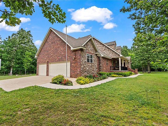 3rd image of 22388 Brooks Rd