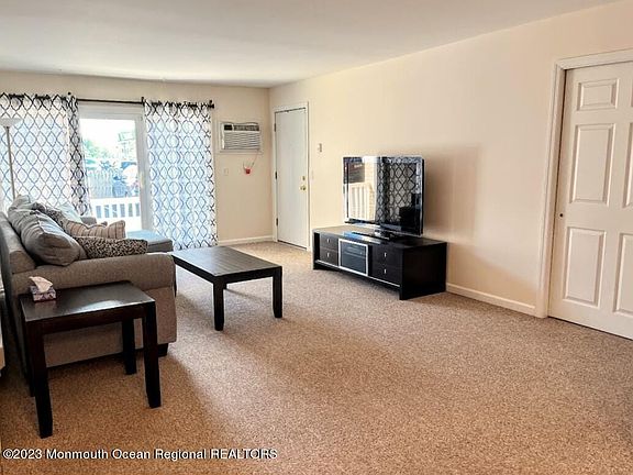 3rd image of 1187-2 E Ocean Ave