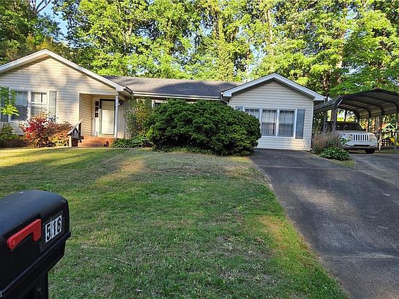 2nd image of 516 Dogwood Ct