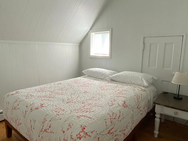 Upstairs bedroom with Queen bed.