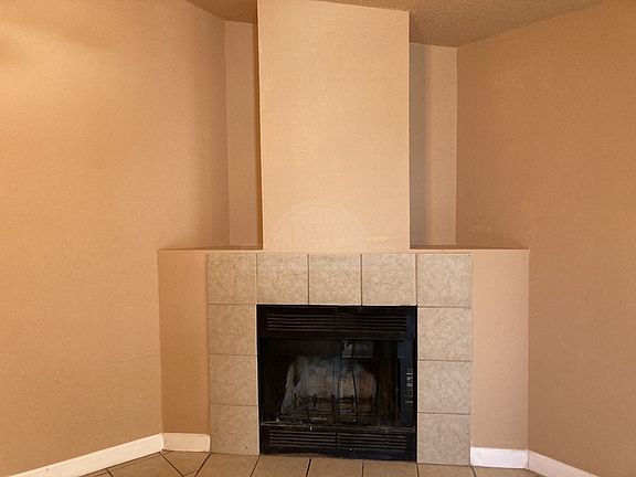 5th image of 1009 Yorktown St