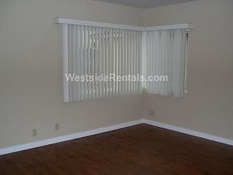 5th image of 12704 Truro Ave #G