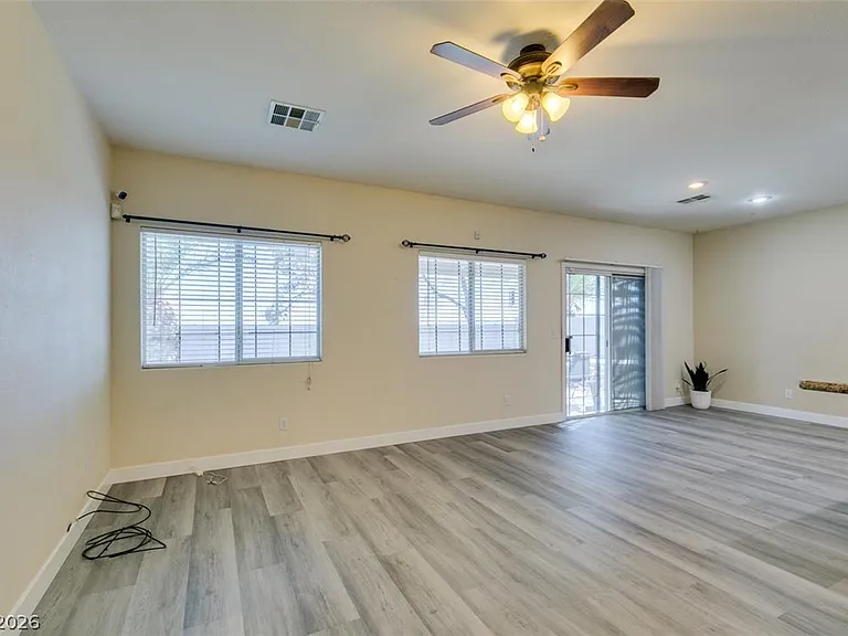172 Mount Earl Ave — Photo 2