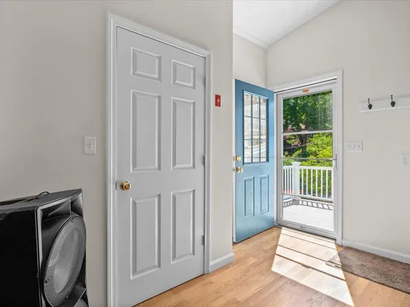 146 Dana Ave #R, Hyde Park, MA 02136