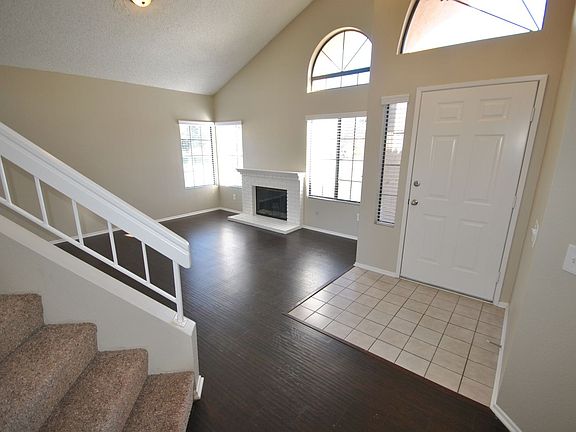 2nd image of 39891 Pearl Dr