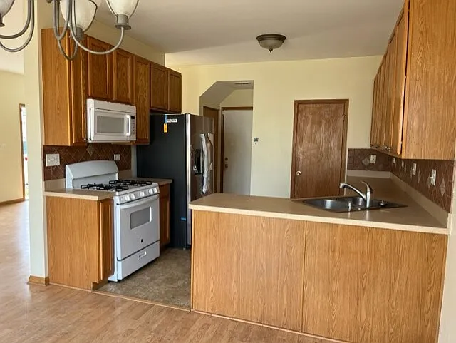 478 Brookside Dr — Photo 3