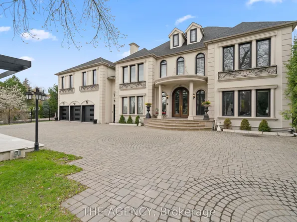 47 Old Colony Rd, Toronto, ON M2L 2J9