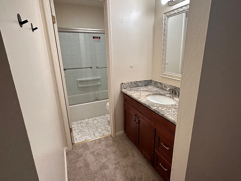 1047 Mohr Ln #B — Photo 14