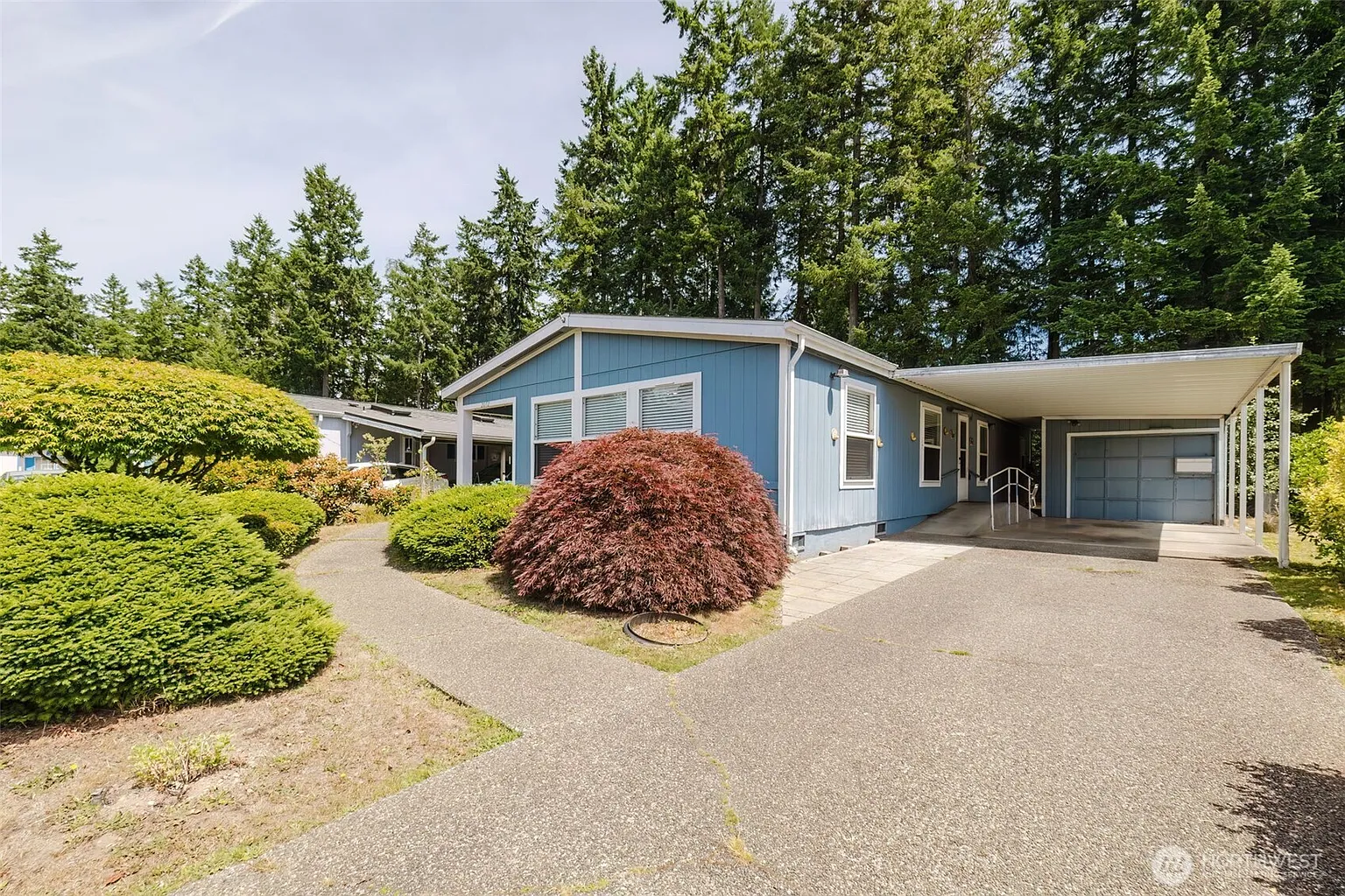 2072 Hastings Lane SE photo 1
