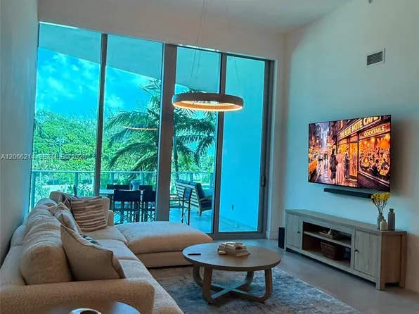 701 N Fort Lauderdale Blvd #214, Fort Lauderdale, FL 33304